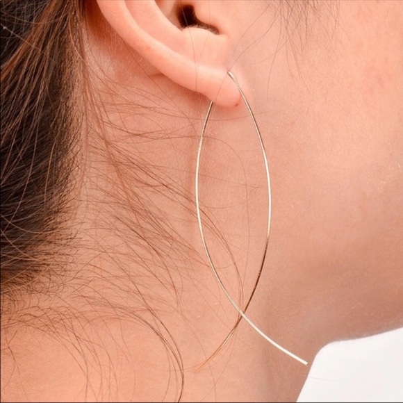 Jewelry - Gold Minimalist Hoop Earring